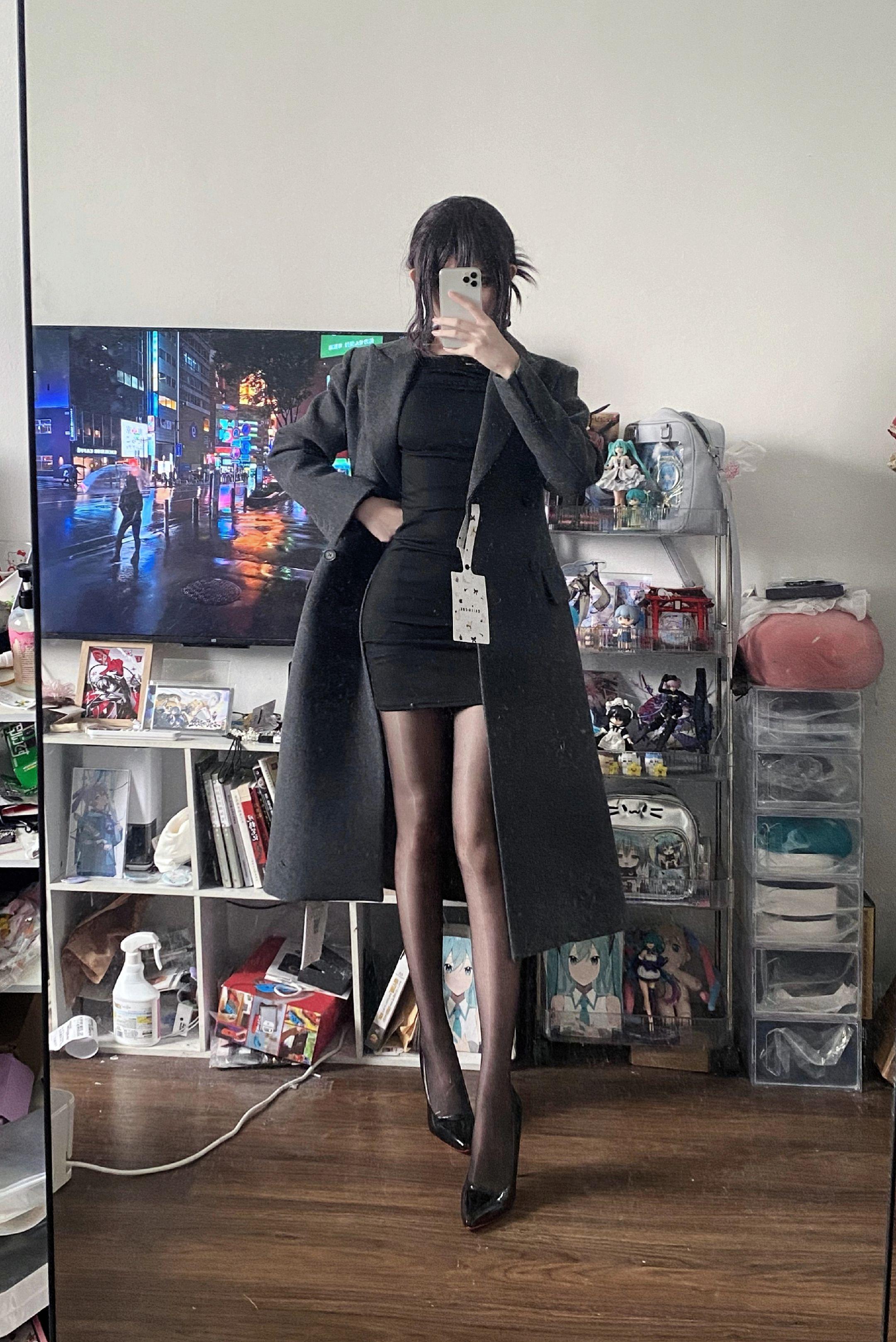 Just stay with me      车迟恩的外套好适合蕾塞冬装！