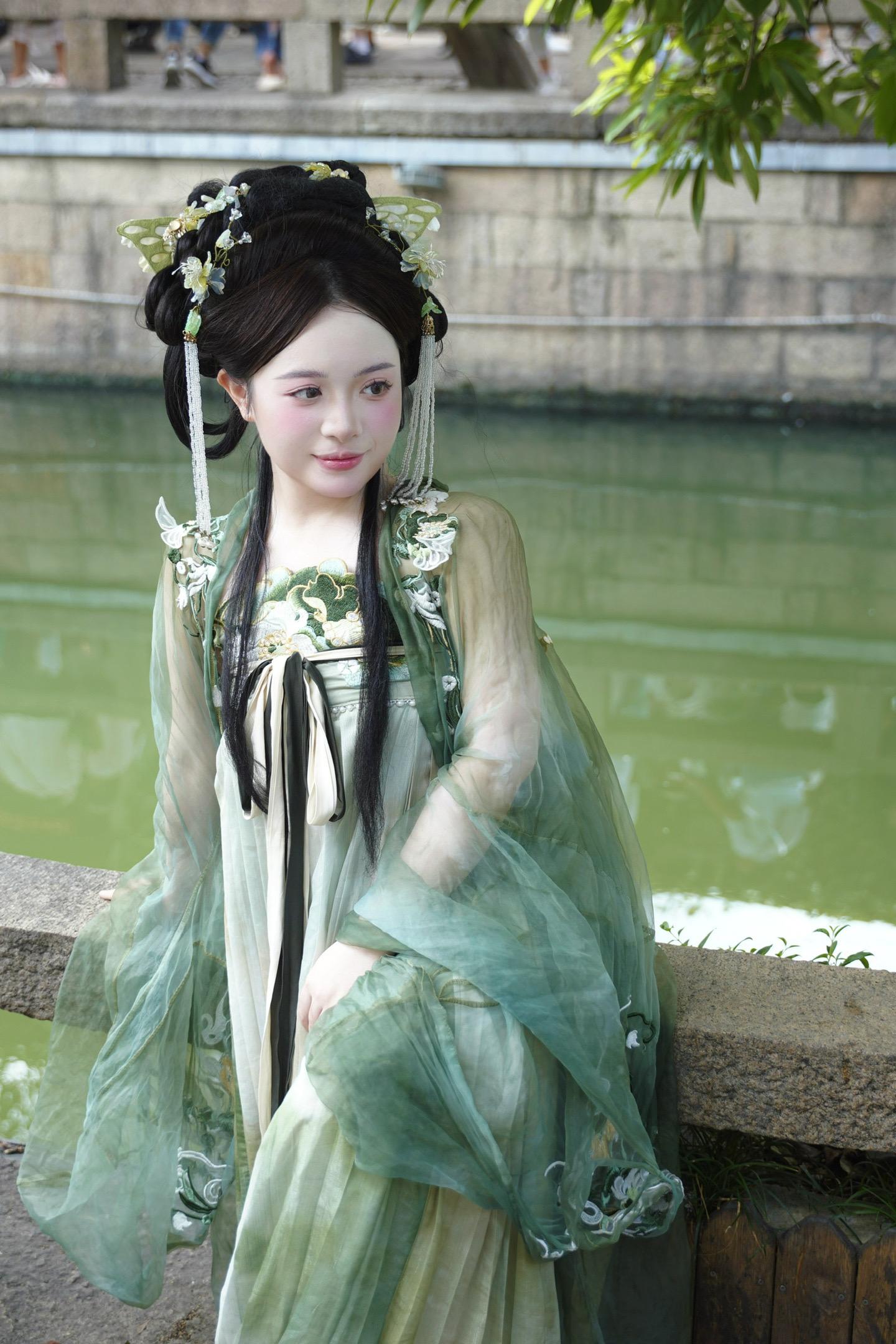 你憔悴 我替你明媚