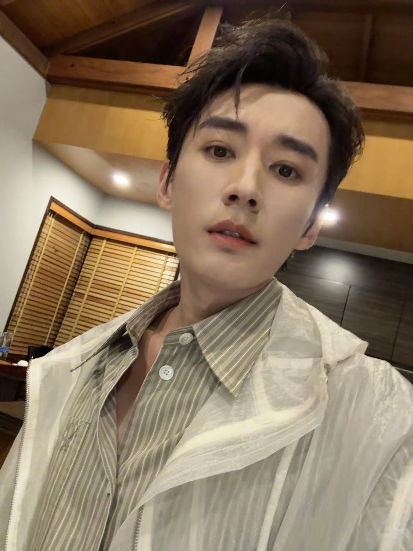 刘学义帅照不要私藏，多多给大家分享。 