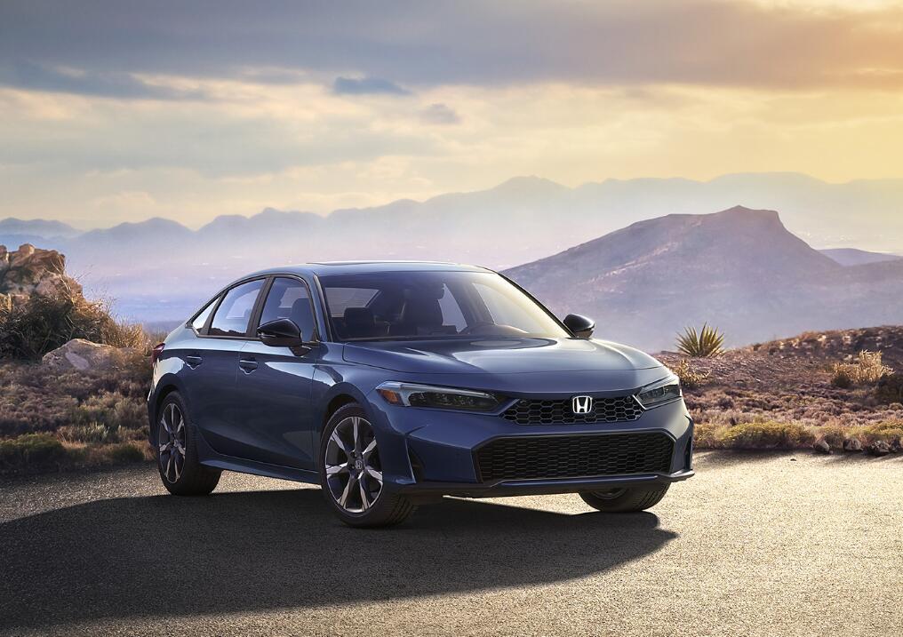 【新款思域官图】2025款本田思域官图发布，外观、内饰、动力均有升级。三厢版车型