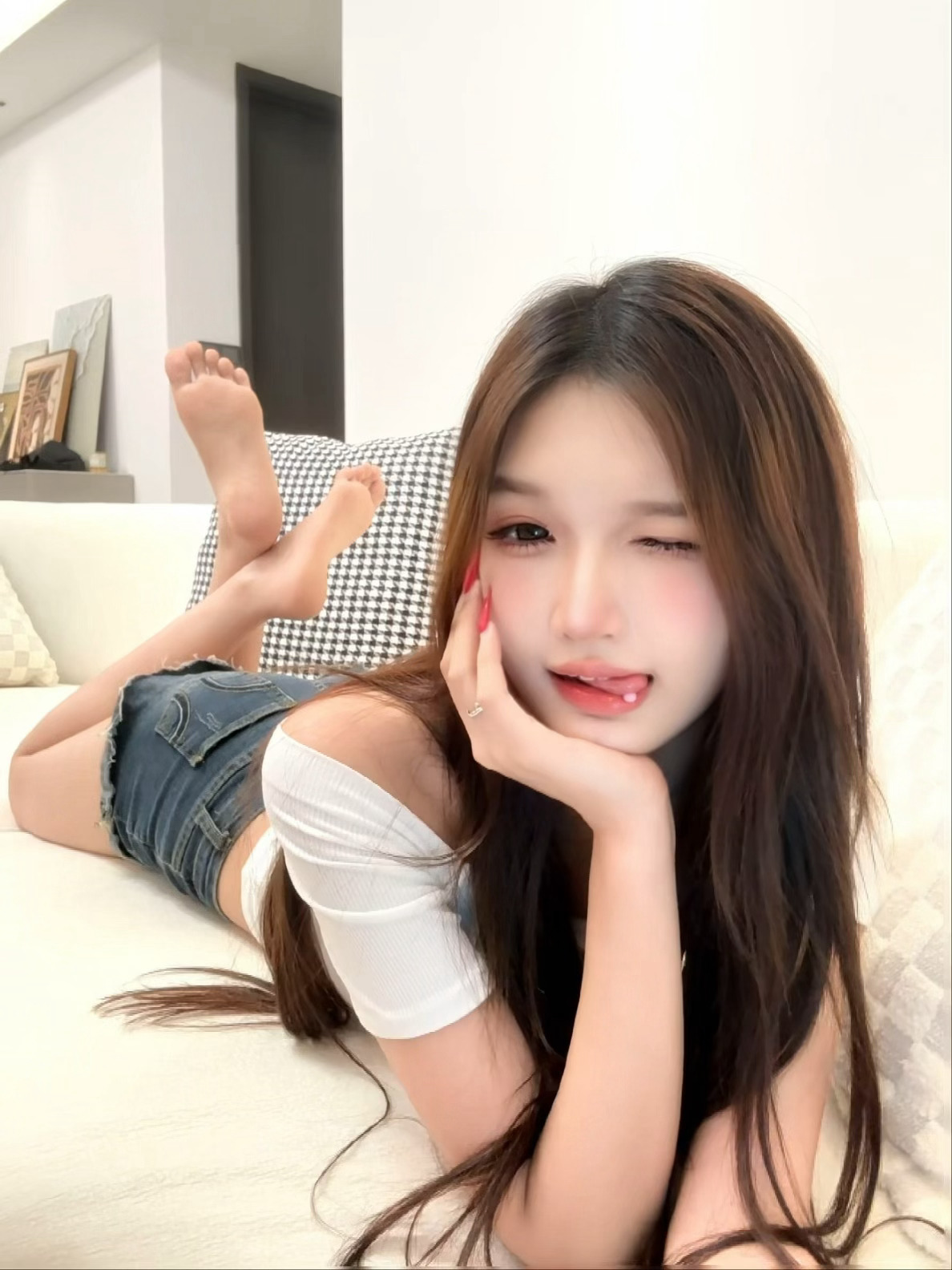 我有新舌钉了，可以和我聊了吗 ​​​