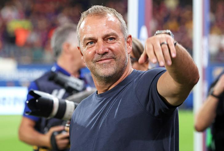 阿斯报：弗里克正面临着自己的挑战。巴塞罗那若能战胜西班牙人，将取得九连胜，追平他