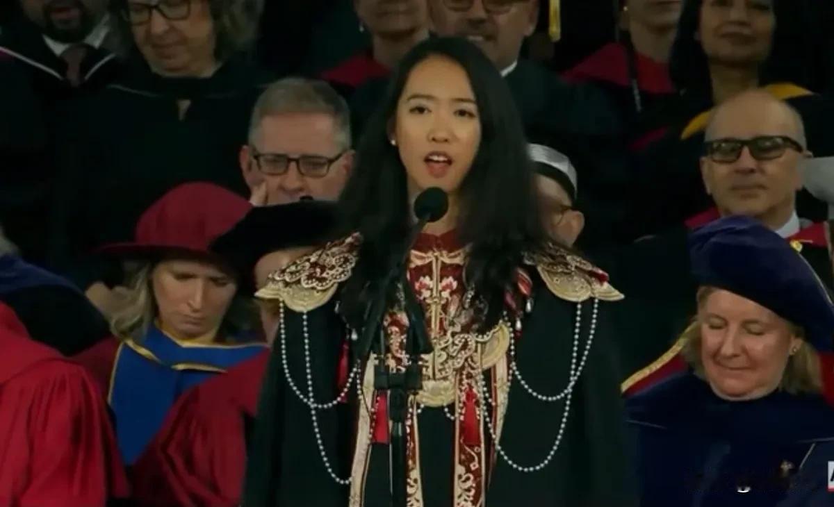 谈谈在哈佛大学演讲的中国青岛女孩

网上看了她的几个视频，基本可以推断：

第一