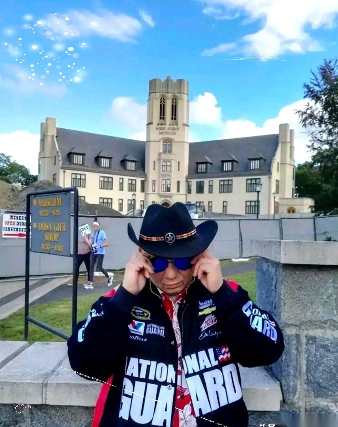 把那个光脚的留学生，跟宣誓入籍的崔哥放一块儿比，这事儿本身就没道理。
总有人盼着