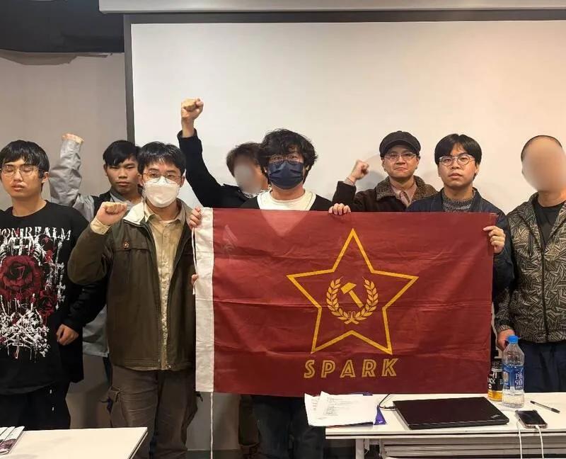 台媒报道，一群台湾icon年轻人成立“台湾革命共产党”，宣称要“推翻中华民国的统