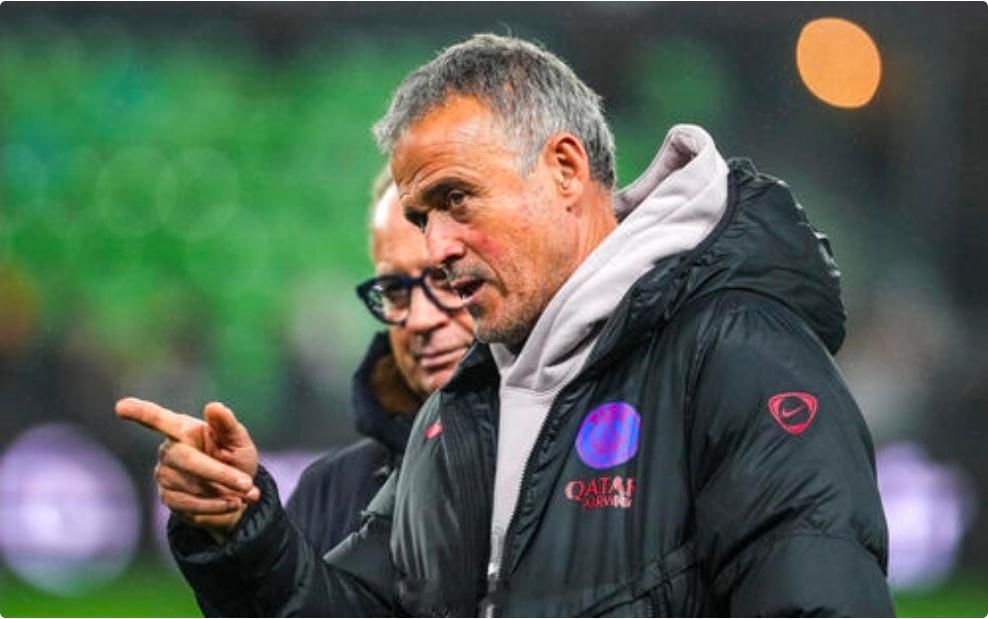 巴黎人报：恩里克在巴黎感觉很开心，已开启续约谈判据《巴黎人报》报道，巴黎圣日耳曼