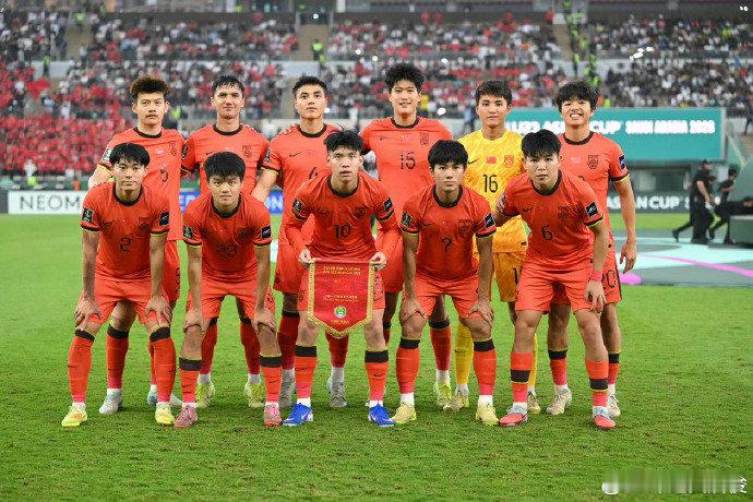 詹俊点评U23国足亚洲杯征程发博：实力差距还是挺大的，日本队的地面配合套路多变化