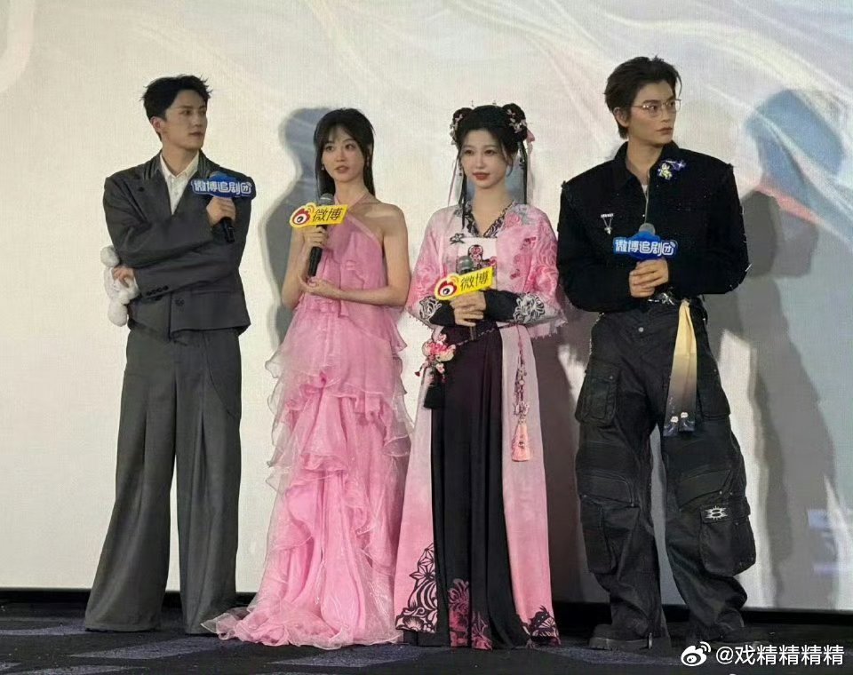 祝绪丹 虞书欣网友说，祝绪丹的脸小了两圈 