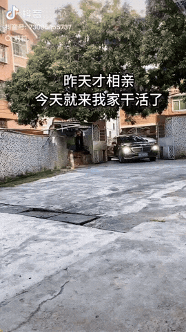 浙江，一女子和男子相亲认识，可没想到，男子第二天就跑到她家里，就帮她爸劈柴，他还