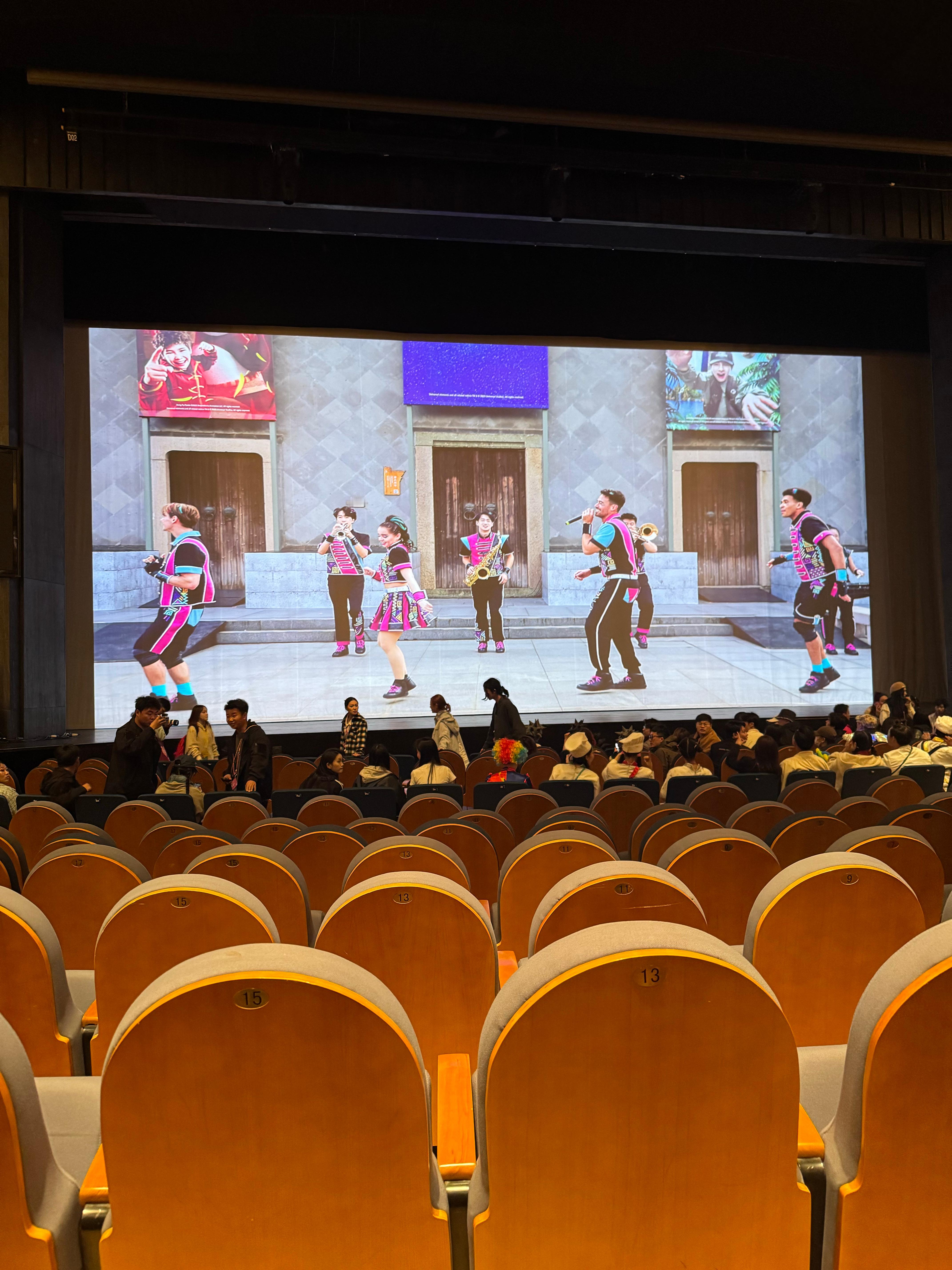 第十二届乌镇戏剧节闭幕今日，第十二届乌镇戏剧节闭幕式在乌镇大剧院举行。来自世界各