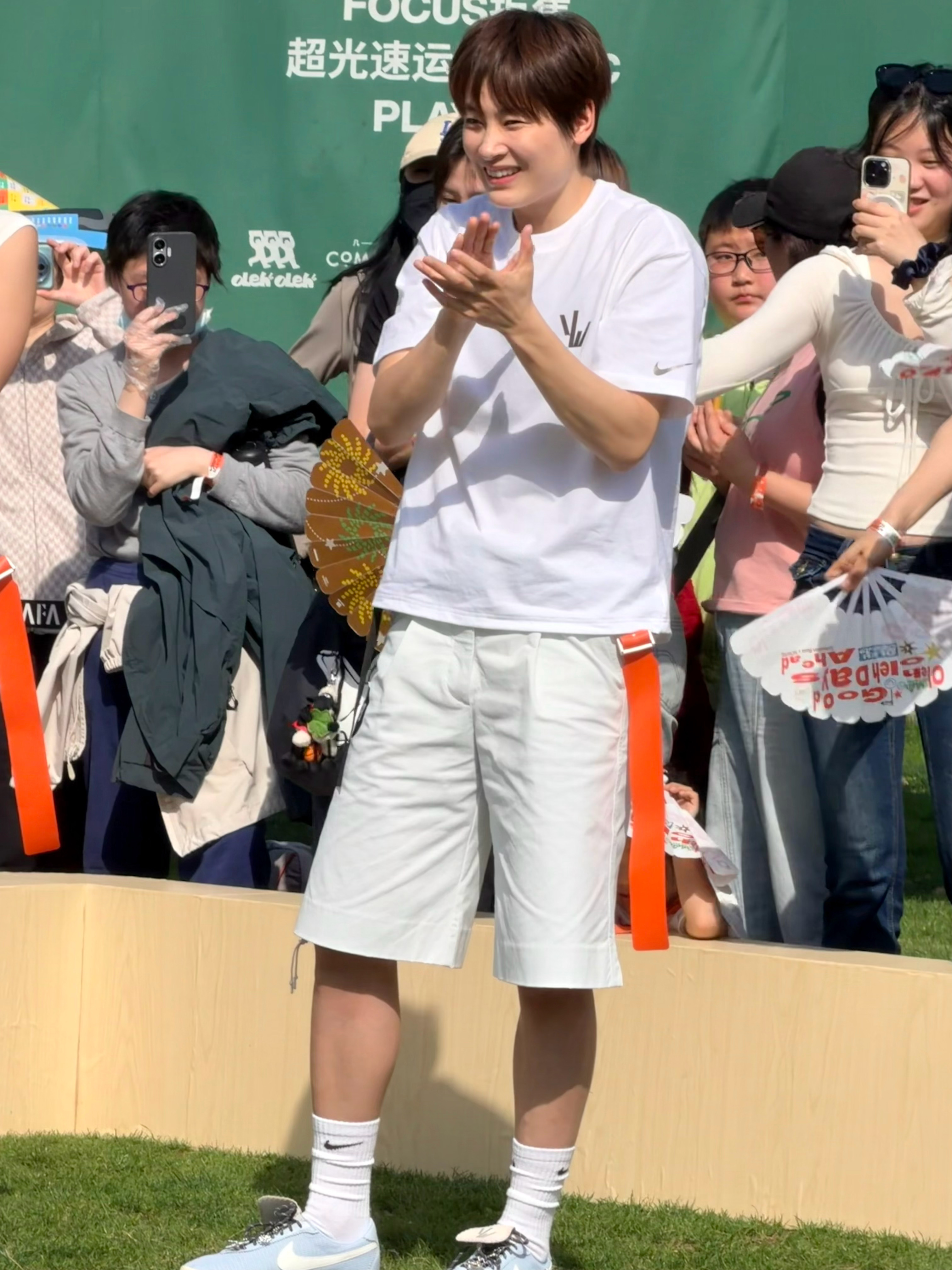 杨力维  笑死 大家都在各自岗位上努力工作🤭 