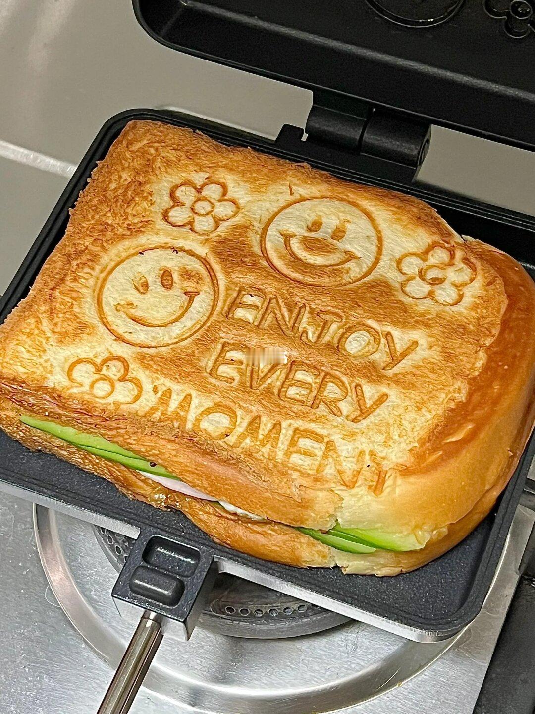 天冷了🌀热压个三明治吃吃吧(ू ͒•‧̫•ू⑅ ͒)