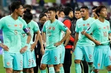 问谁呢？这应该是世界足坛第一难题，目前基本无解！
  荷兰传奇球星古利特:“我的