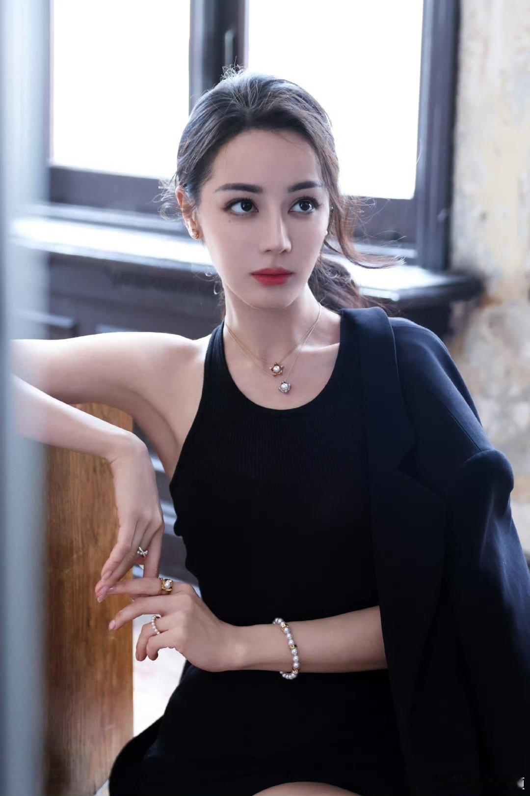 迪丽热巴迷人迷人的迪丽热巴啊啊啊爱了爱了 ​​​