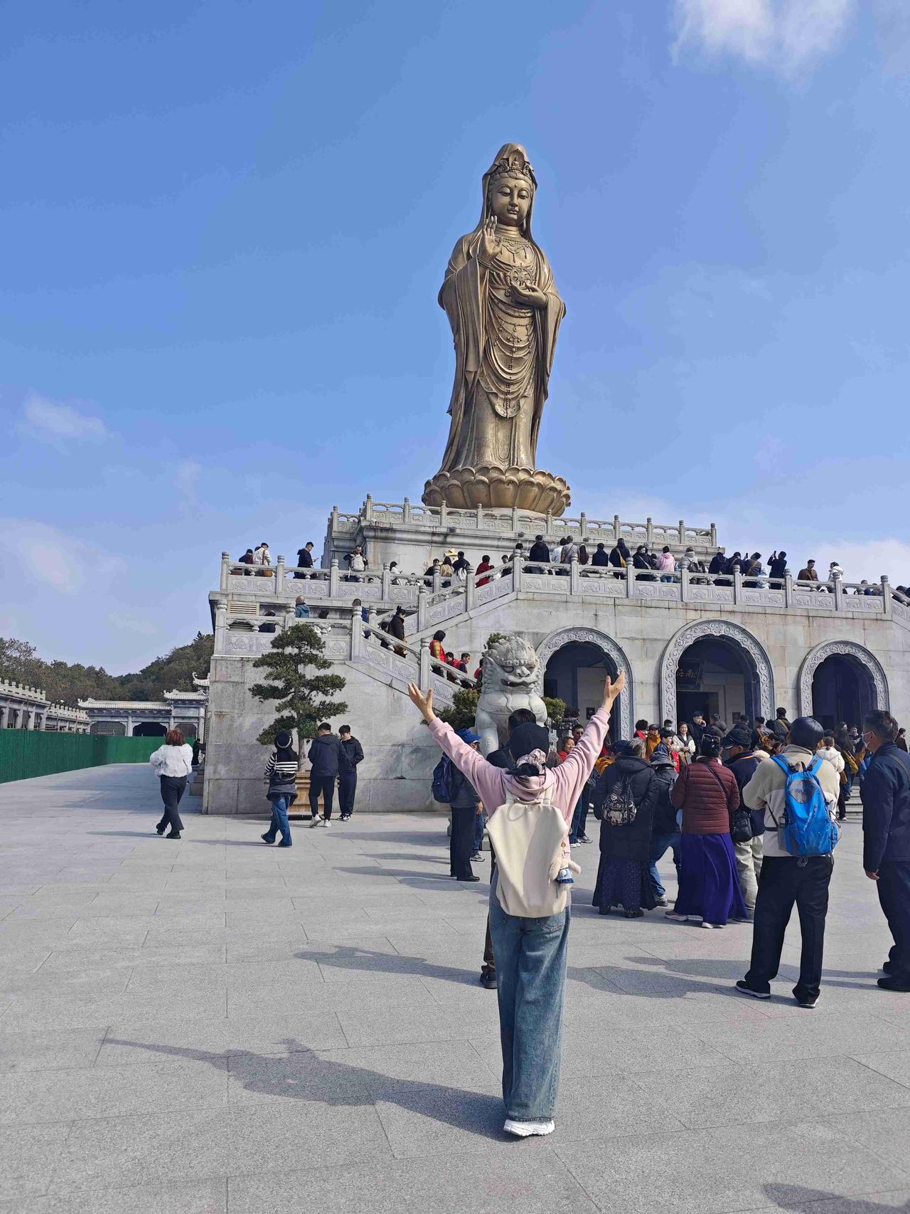 我的今日状态：😁轻松愉快
我这里的天气：☀️晴天

来到普陀山看到了神奇的睡海