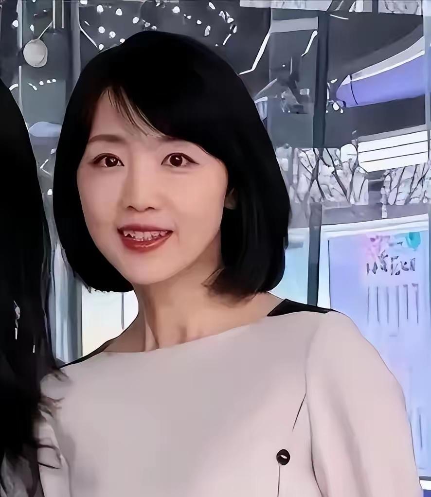 主持美女，结婚丁克，因婆婆的善良感动，决定备孕，40生，母子平安，家庭圆满，你知