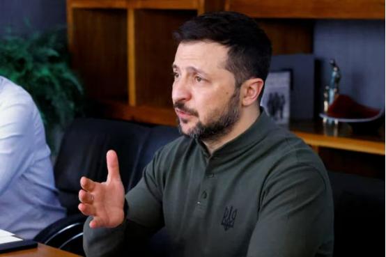 原本稳当的石油供应线突然掉链子，匈牙利、斯洛伐克这些国家的油罐子都快见底了，泽连