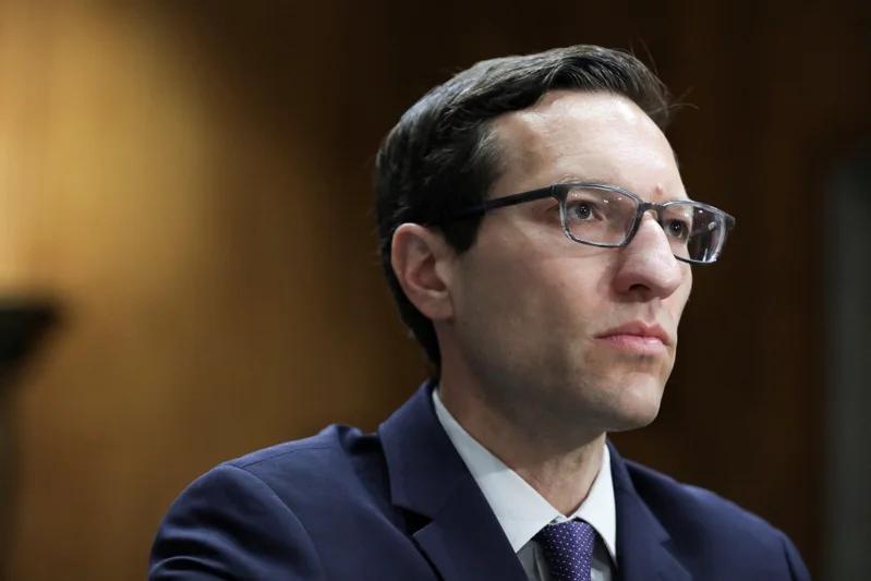 美国国防部前印太事务助理部长瑞特纳最新研判：大陆攻台不一定是2027年，提前或延