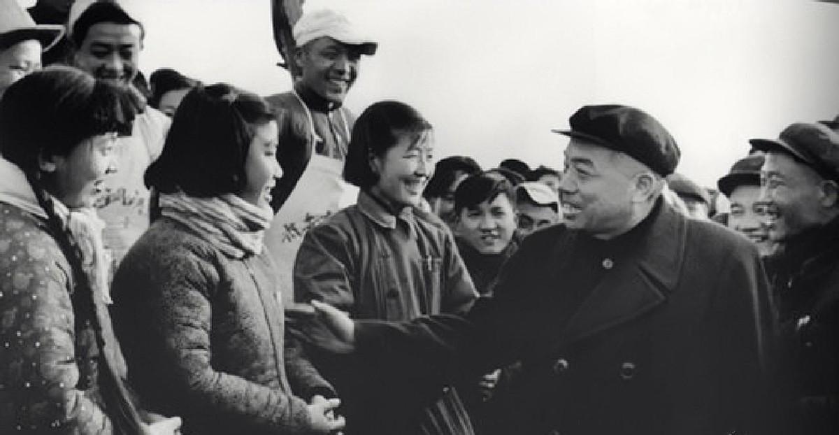 1950年为何上级任命彭德怀为志愿军总司令，却没有选择刘伯承担任此重要职务？
1