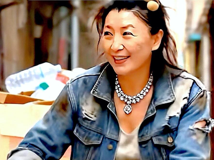 昨天写了篇闫学晶“不听老人言，吃亏在眼前”的文章，结果发现她很快听“老人”言了，