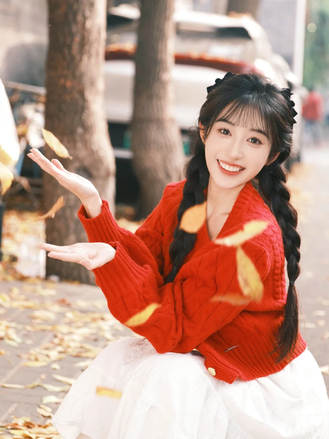 提前存一些秋天和落叶拍照姿势🍂