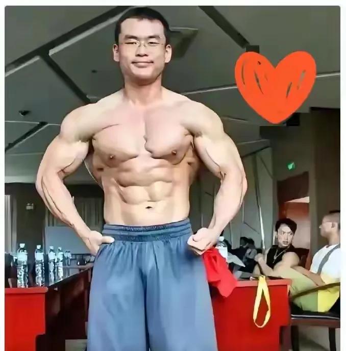 刘一阳这事儿，真是把"健身"和"伤身"拧成了麻花。38岁正是干事的年纪，中山大学