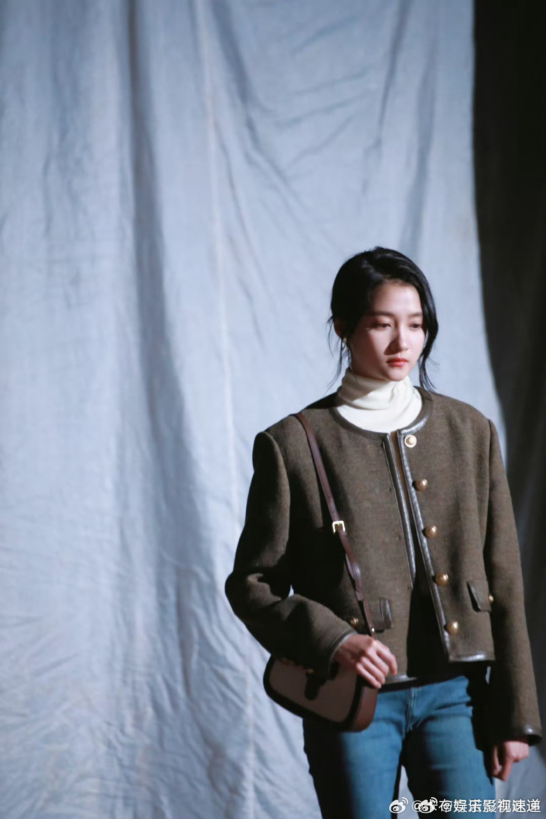 关晓彤严晓丹一哭我也跟着哭 严晓丹每次强忍哽咽的时候我都跟着难受，关晓彤太会演了