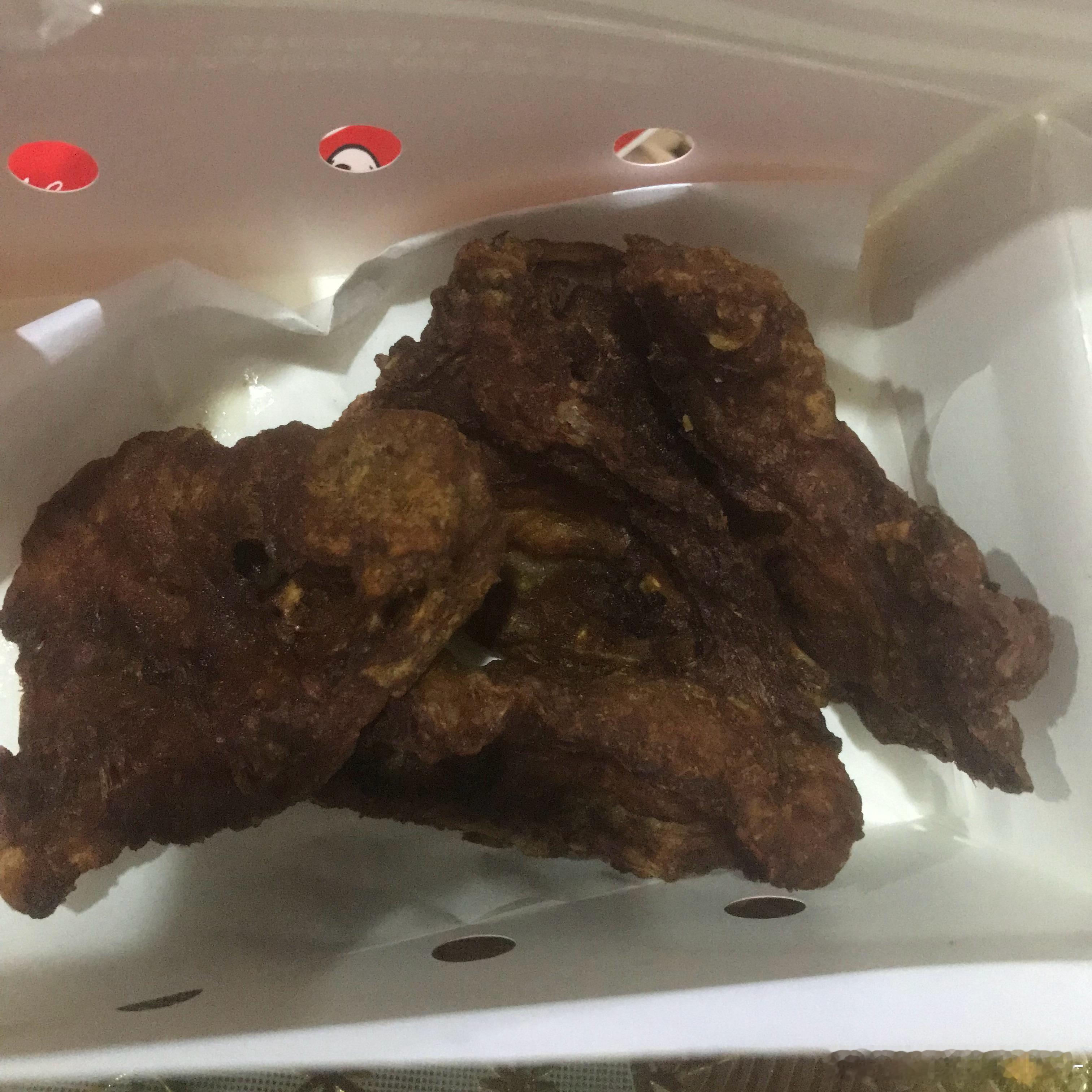 宵夜时间到这是库存发一发肯德基大鸡腿和甜醋鸡架真的太好吃啦，大鸡腿超大一个而且肉