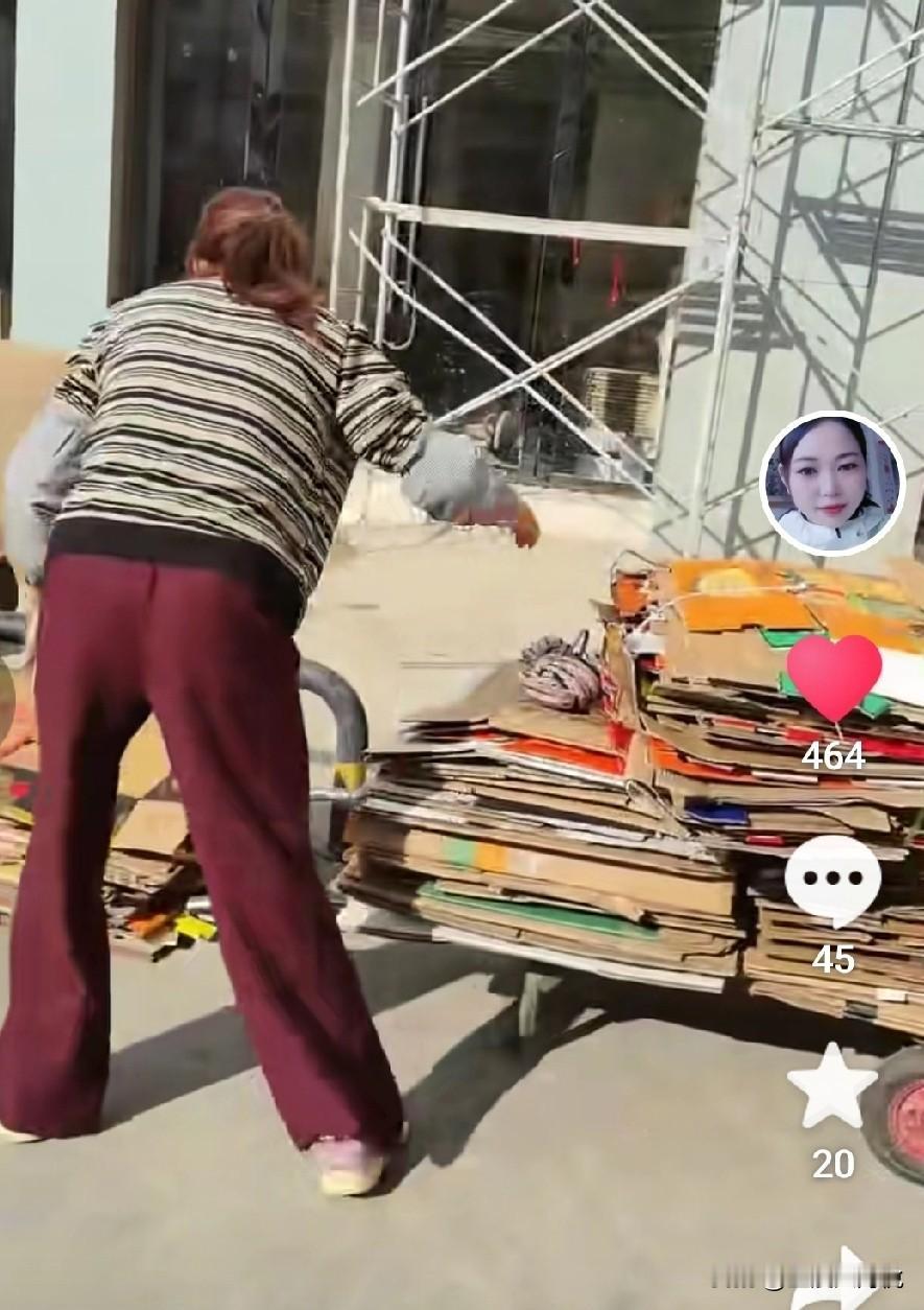 网友说：我看了都心疼，难道王晓不心疼妈妈了吗？
难道真的是为了流量出来寻亲的吗？