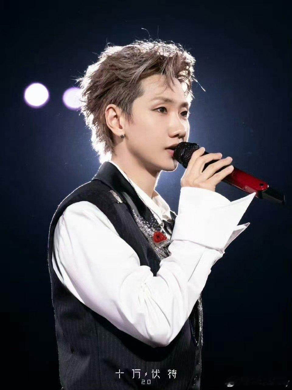 离开汪苏泷谁对我们这么浪漫 最后，用一句话总结：汪苏泷的浪漫，是让你在平凡生活里