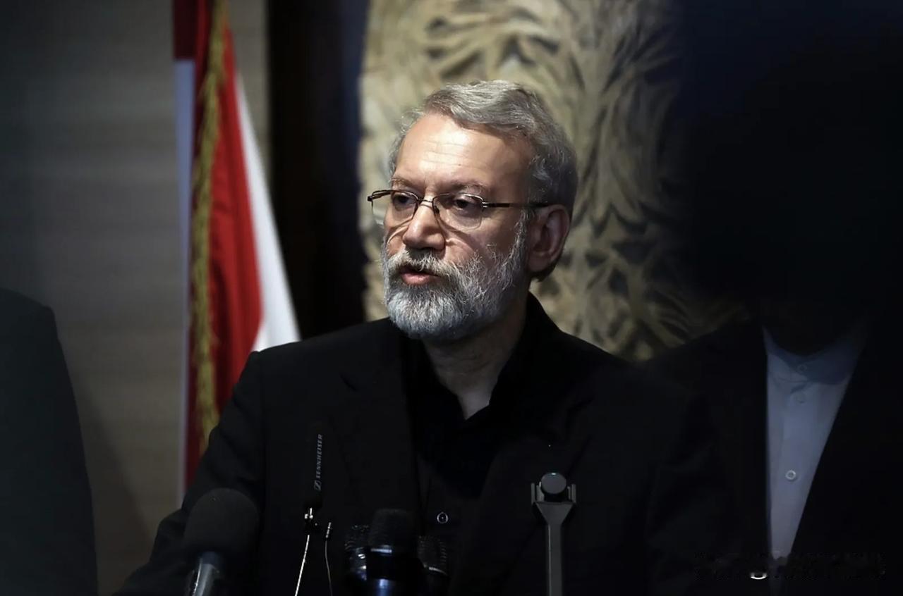 实锤了！伊朗证实，拉里贾尼在女儿家中遭袭身亡！

一个国家的高层领导人，行踪被敌