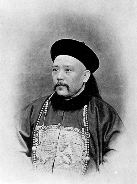 清末时期的袁世凯官服照和军服照 ​​​