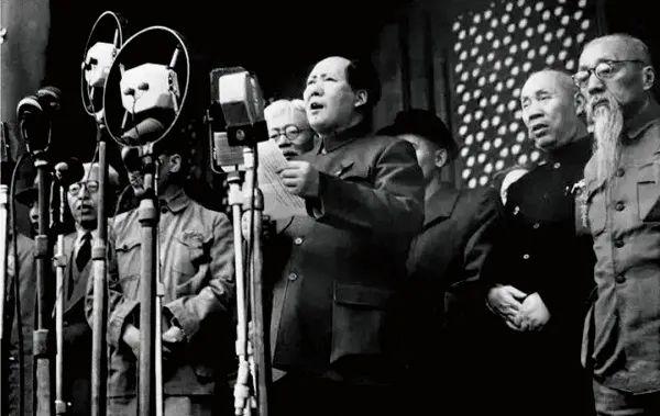 【历史上珍贵的照片5《开国大典》】
1949年10月1日，庆祝中华人民共和国中央