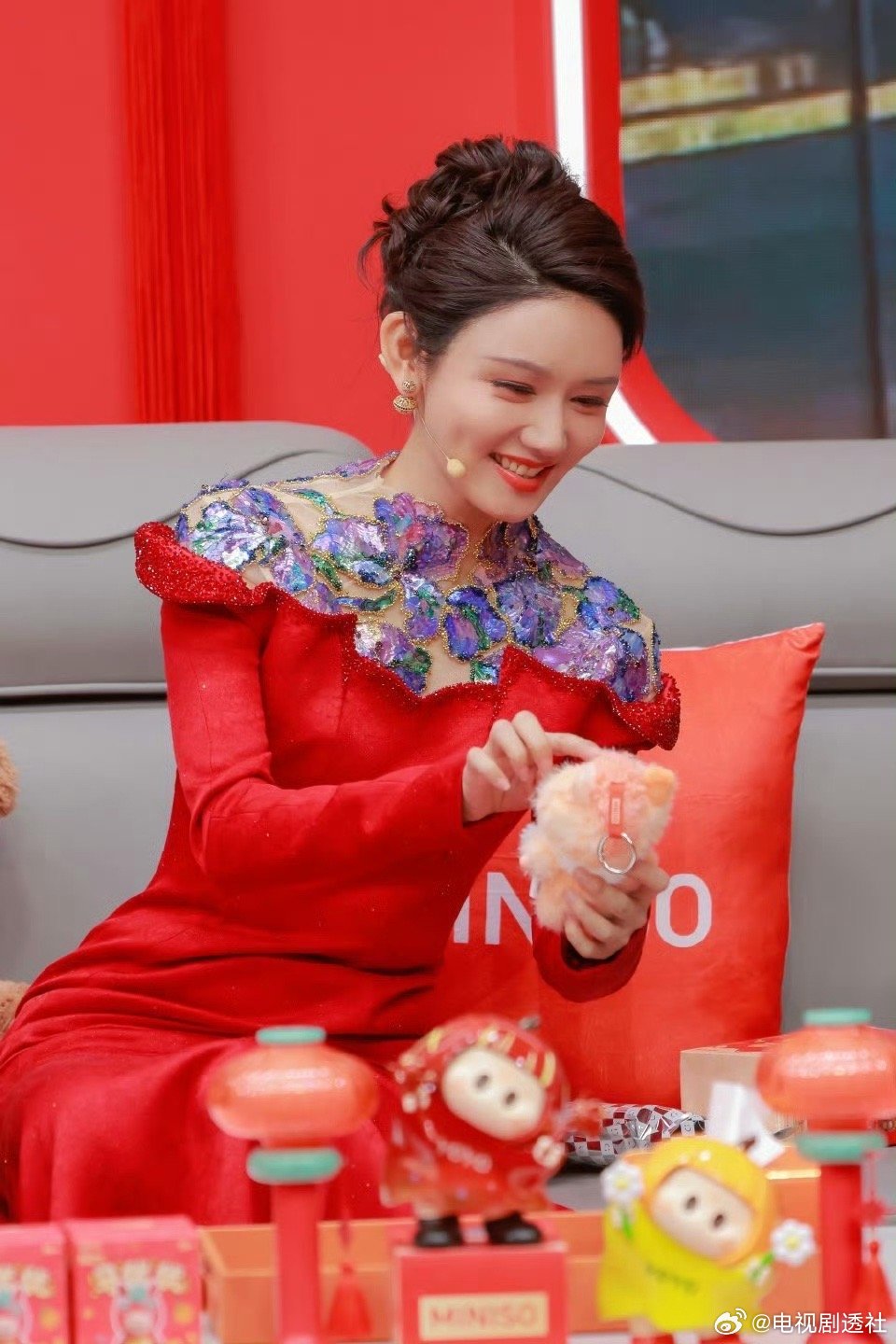 龙洋眼神春晚上被龙洋的眼睛击中了！✨状态绝了，眼睛亮得能照镜子，讲话时眼睛会笑，