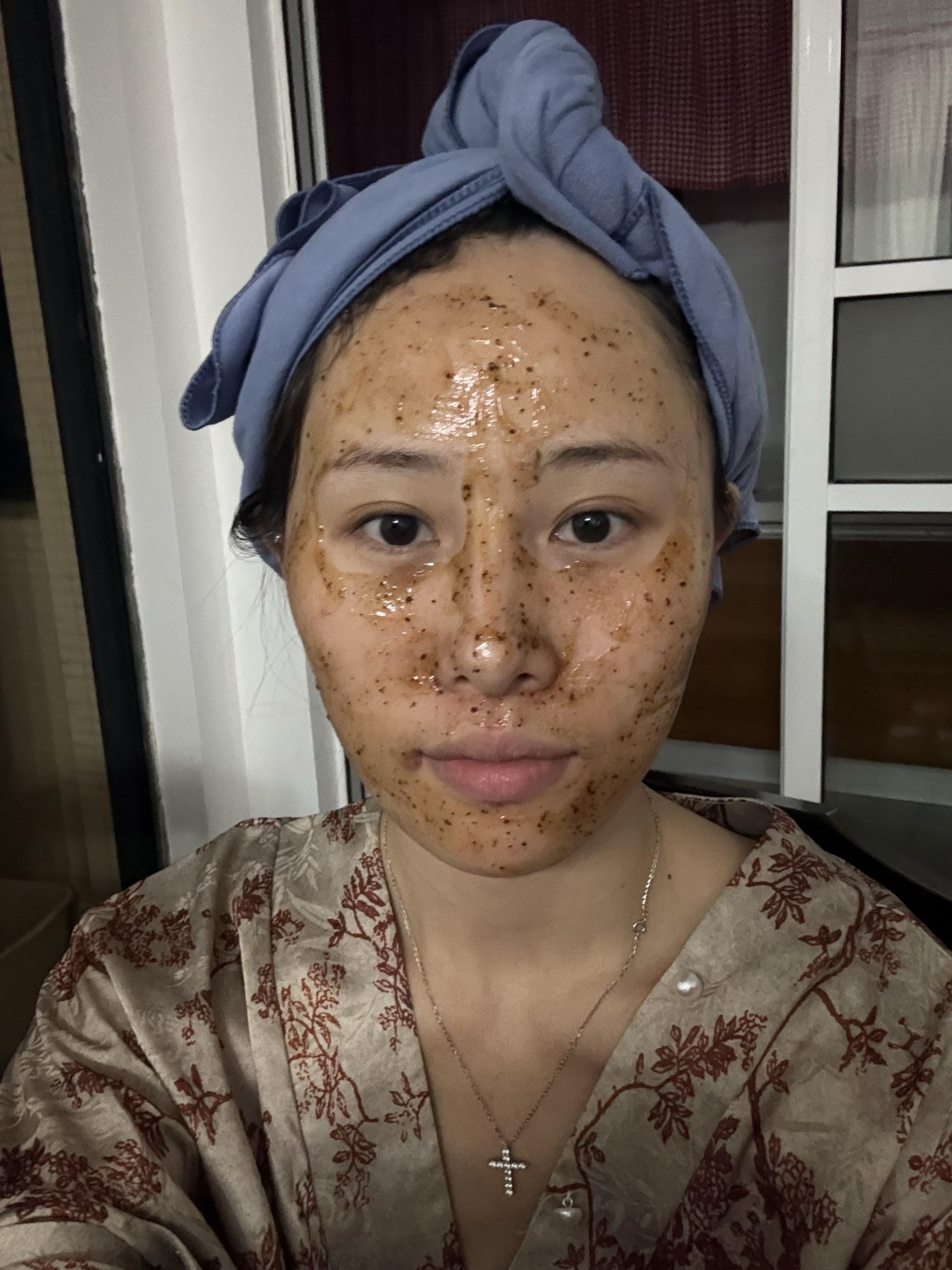 林周京我懂你频繁化妆的原因了 因为我不化妆也没法见人