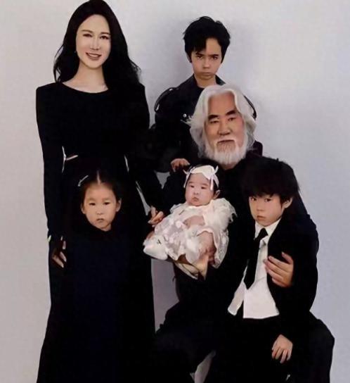 牡丹花下死！“纵欲过度”的张纪中，彻底尝尽老夫少妻的代价。

张纪中，这个名字曾