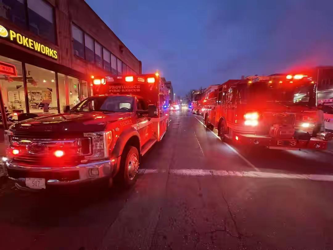 美名校考场变靶场：枪手仍在逃，约20人死伤
美国布朗大学突发恶性枪击。当地时间1