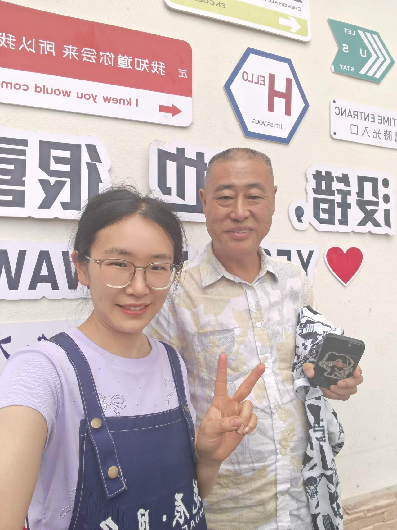 走访瓦屋山一一雅女湖民宿女主人｜05花辰夕月邓贤瑶。
花辰夕月离湖光山舍300米