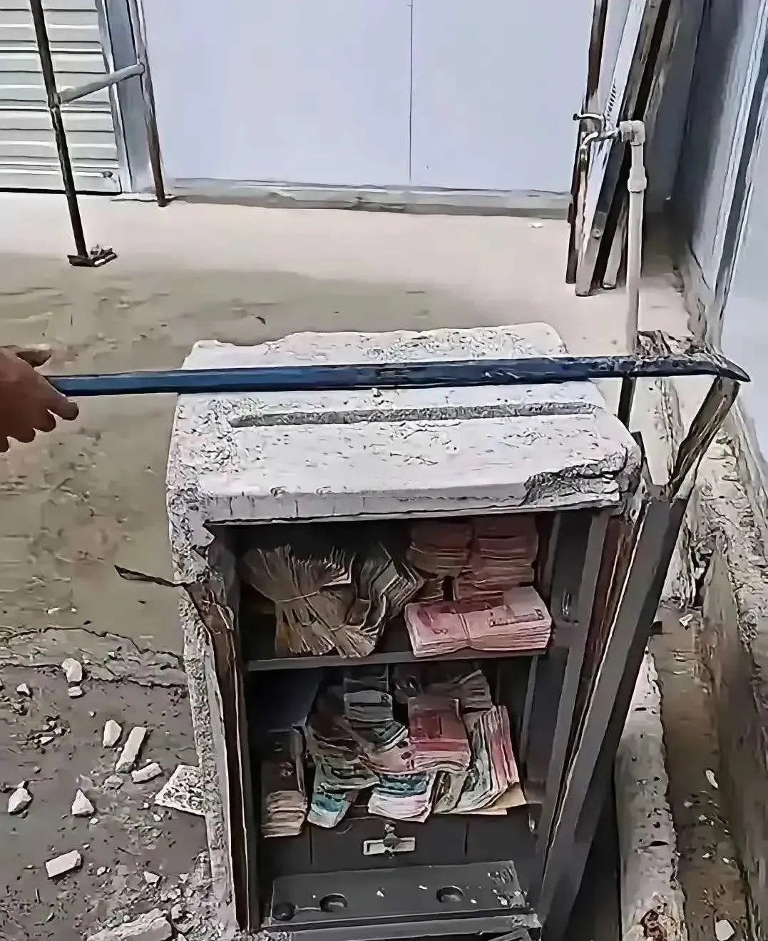 网友:收了一辈子废品，今天终于走了一回大运！ 