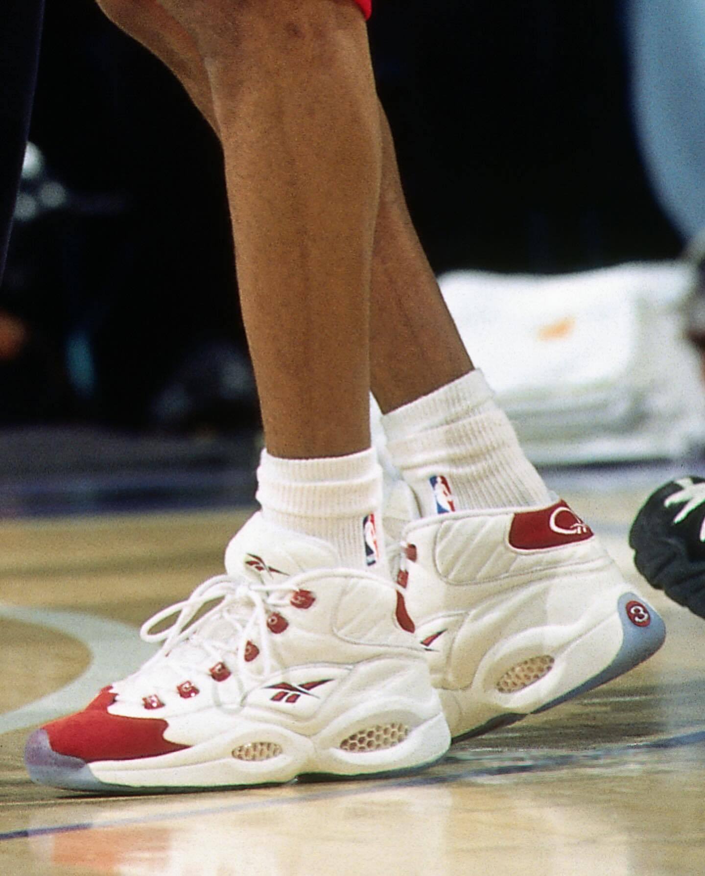 库里对阵76人致敬艾弗森上脚Reebok Question金州勇士76人vs勇士