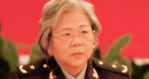 谁能想到？那个涉案上亿的军中巨贪，面对审讯一直面不改色、死扛到底，却在听到某笔专