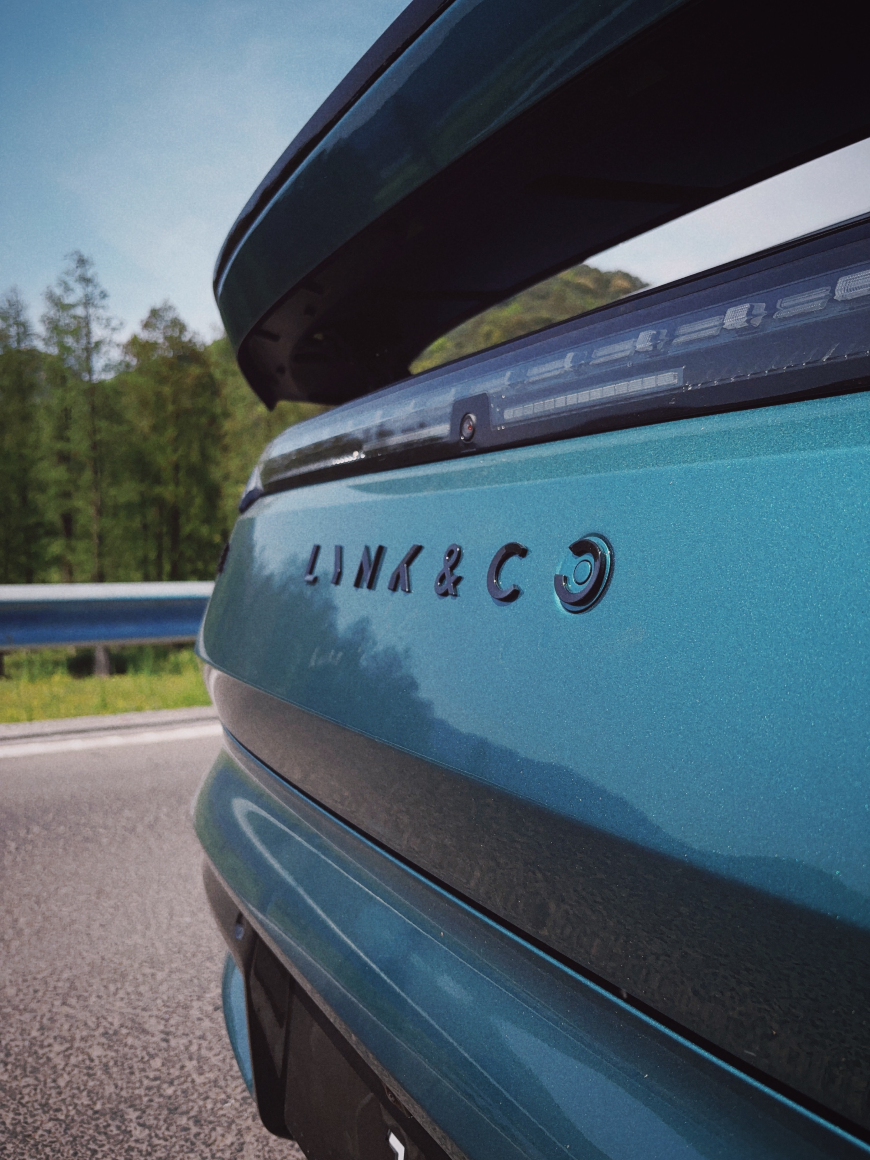 此时此刻，领克10的试驾感受不能说，但是我可以说，20万级能买到这样产品力的车，