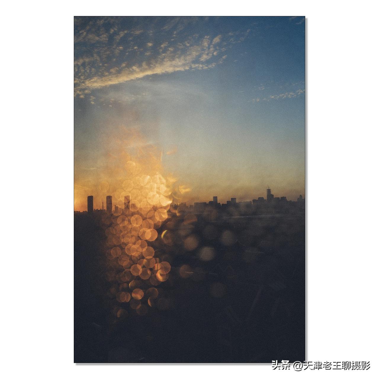 雨后窗外的风景
清晨，一缕阳光照在窗户上
果断拿起相机
借助窗户上雨后的水滴
拍