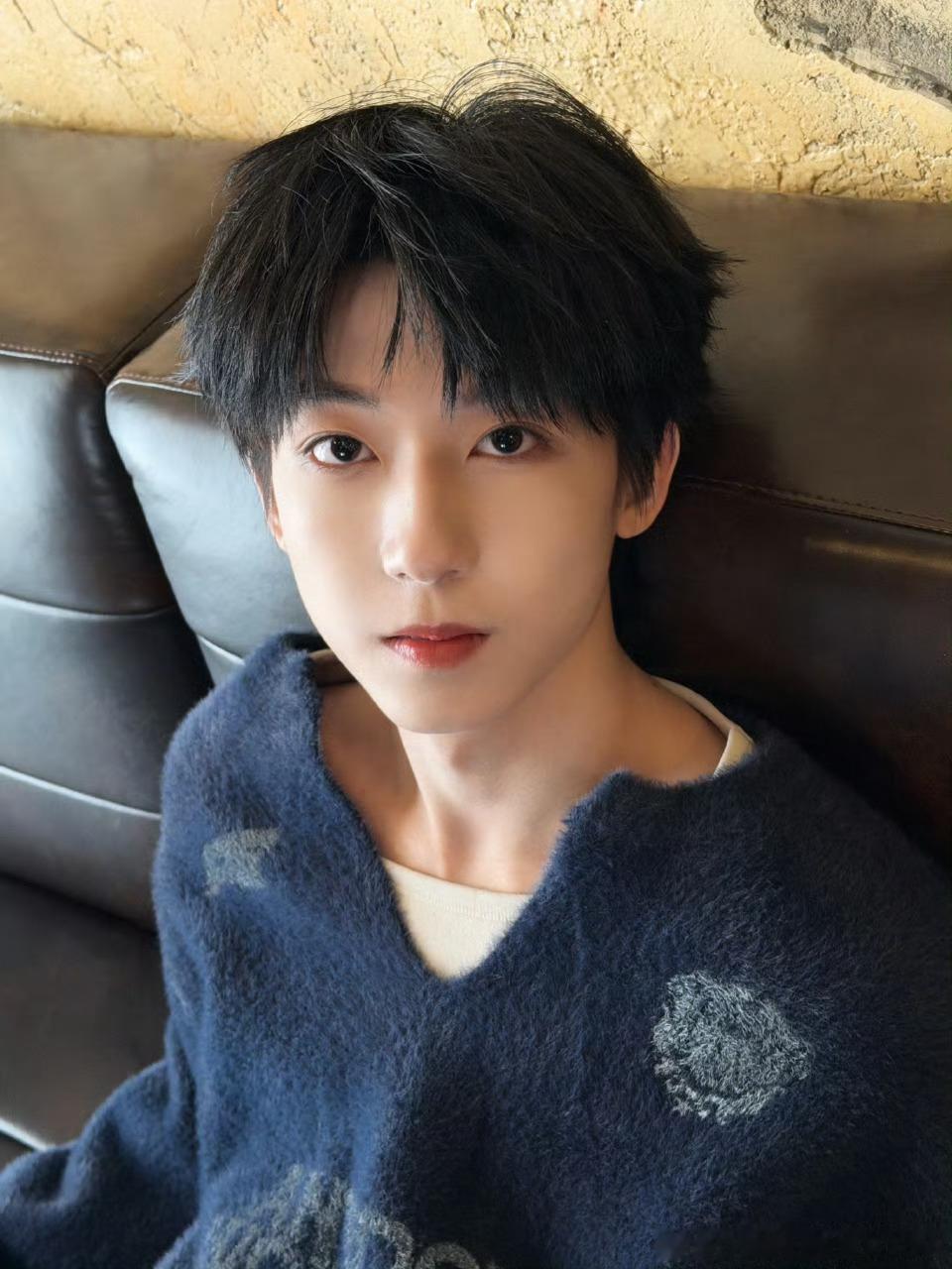 杨博文2026喜欢我也要很幸福 杨博文高会回复粉丝“不，2026喜欢我也要很幸福