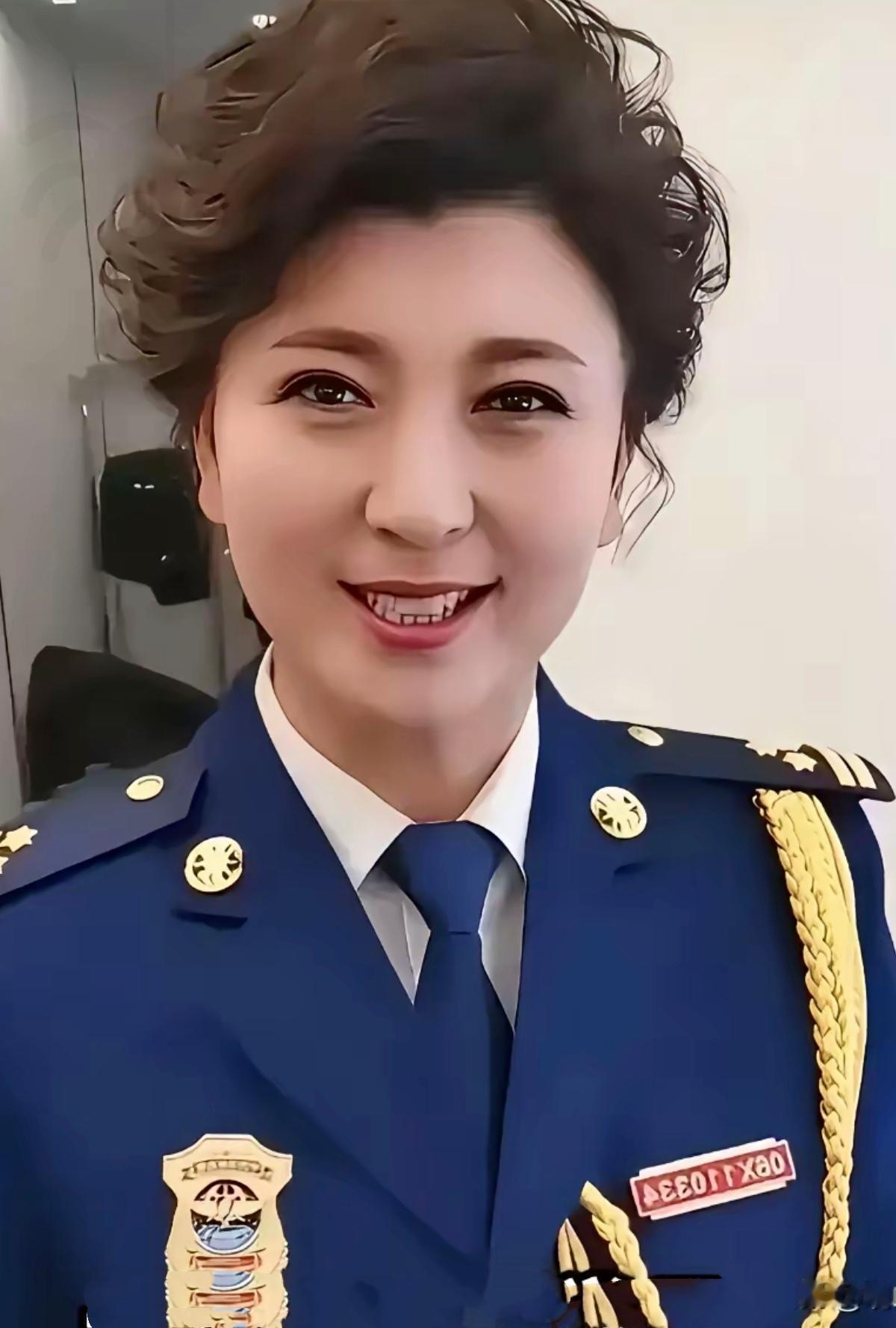 别瞎猜了！二人转演员进军队、评一级演员，还真不是“混”的！
 
        