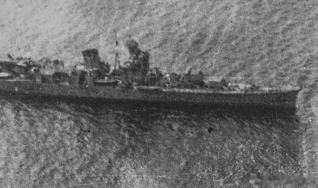 少见的照片：试航期间拍摄的阿贺野号轻巡洋舰，摄于1942年10月的长崎外海。这级