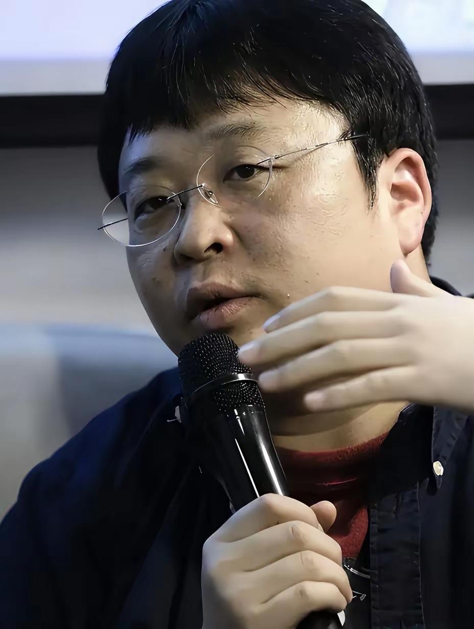 罗永浩猛烈攻击俞敏洪，人品太下作，即使赢了俞敏洪，也彻底输掉了格局和人心，永远得