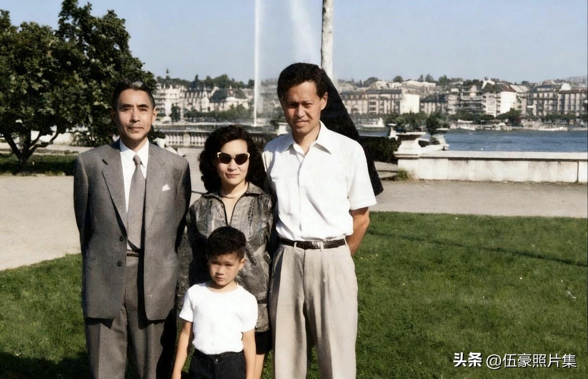 1957年，杨振宁和夫人杜致礼、儿子杨光诺与父亲杨武之在瑞士日内瓦的合影。
这是