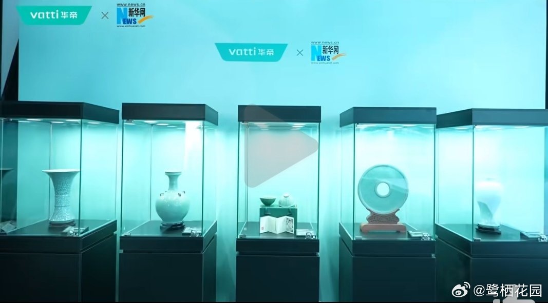 绿茵赛场热血沸腾，华帝这次携手西班牙斗牛士军团出征赛事，看得人心潮澎湃。一边是足
