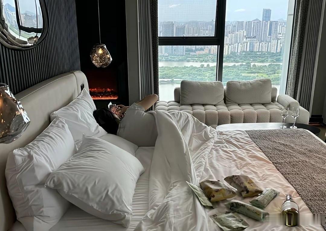 女上位也能判你坚强罪，就问你服不服？

男女双方都是某大学学生，男方的家庭比较贫